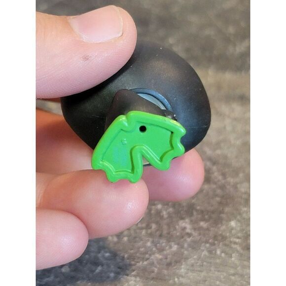 LPS Littlest Pet Shop penguin Hasbro toy figure green feet - Picture 4 of 4